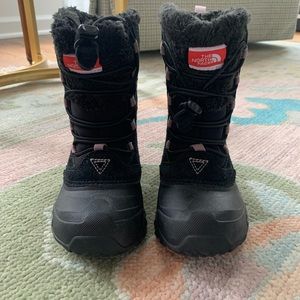 Girls Northface snow boots